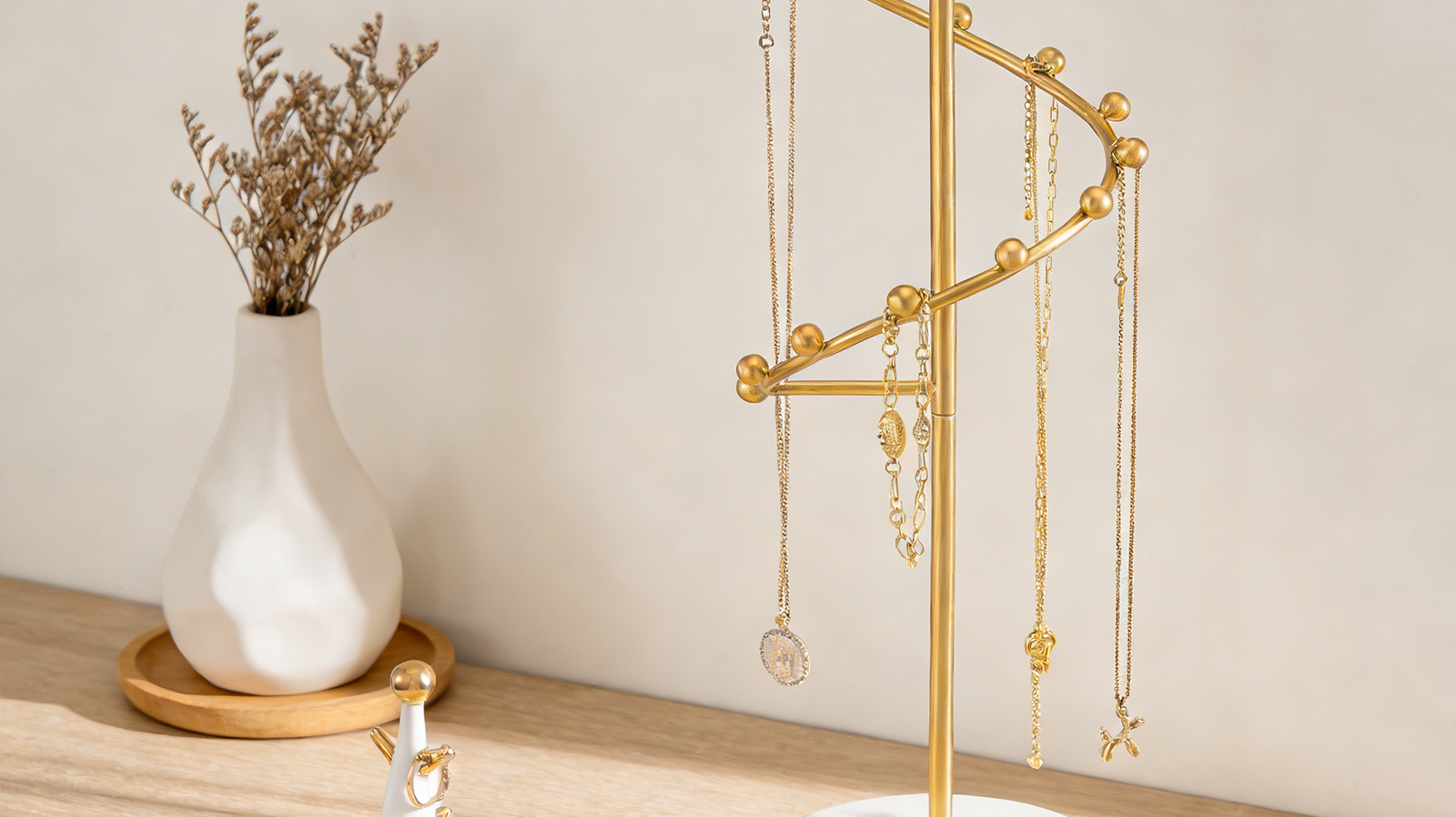 How Jewelry Storage Transforms Your Entryway and Daily Routine