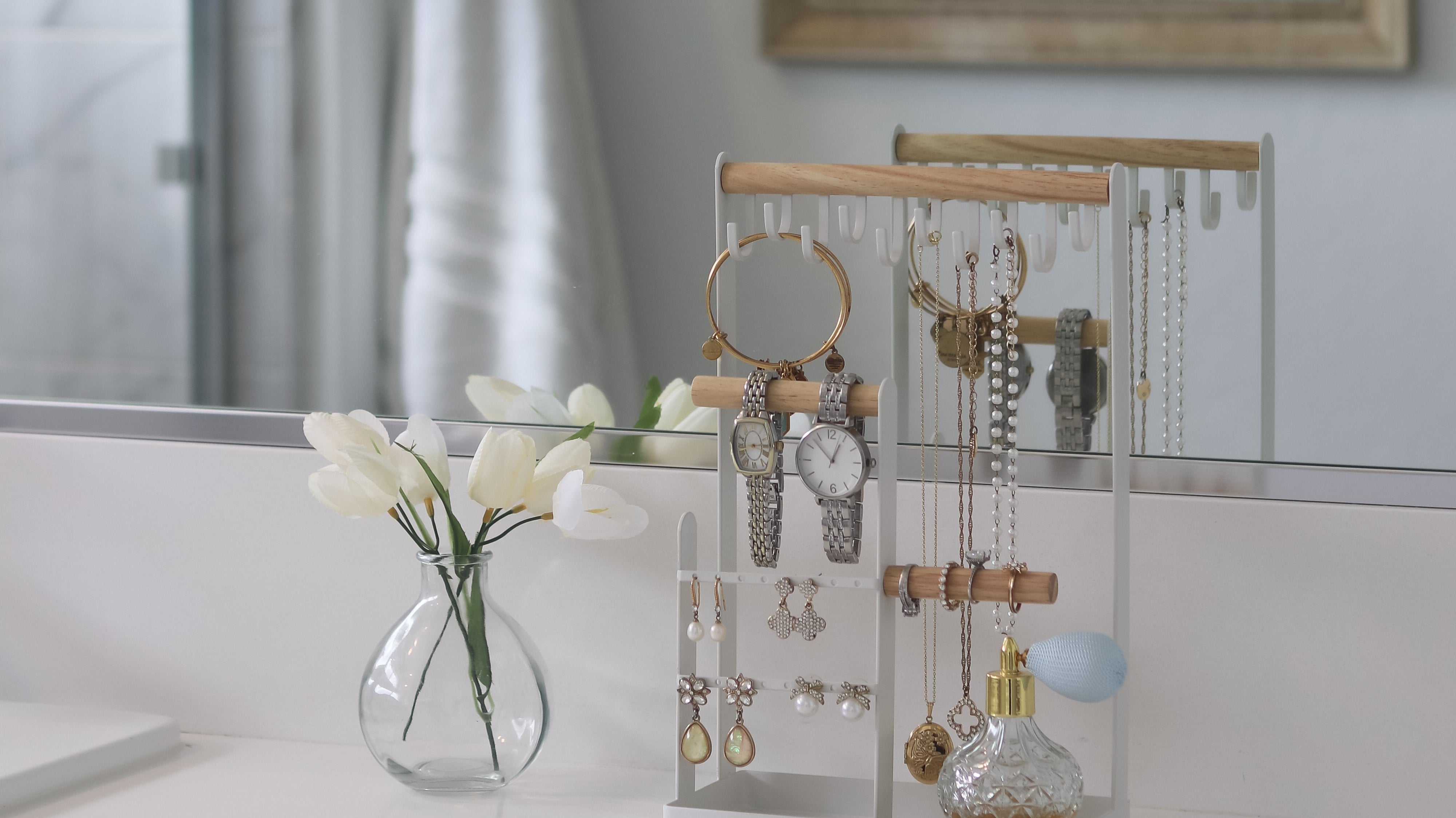How to Make Your Beautiful Jewelry a Stunning Focal Point in Your Home