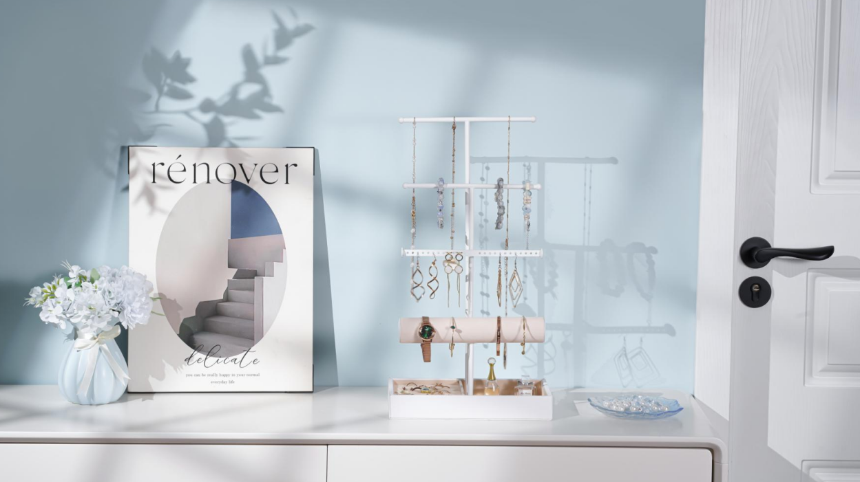 How a Wall-Mounted Organizer Transforms Your Space