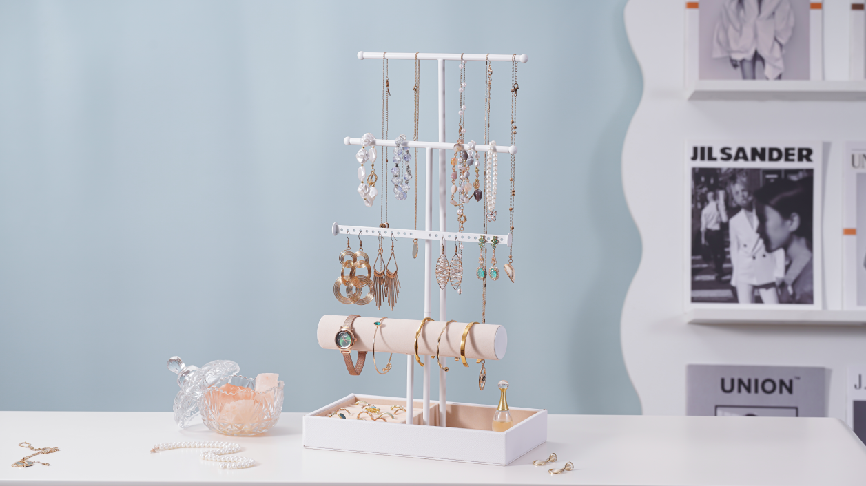 4 Must-Have Jewelry Organizers for Necklace & Earring Lovers