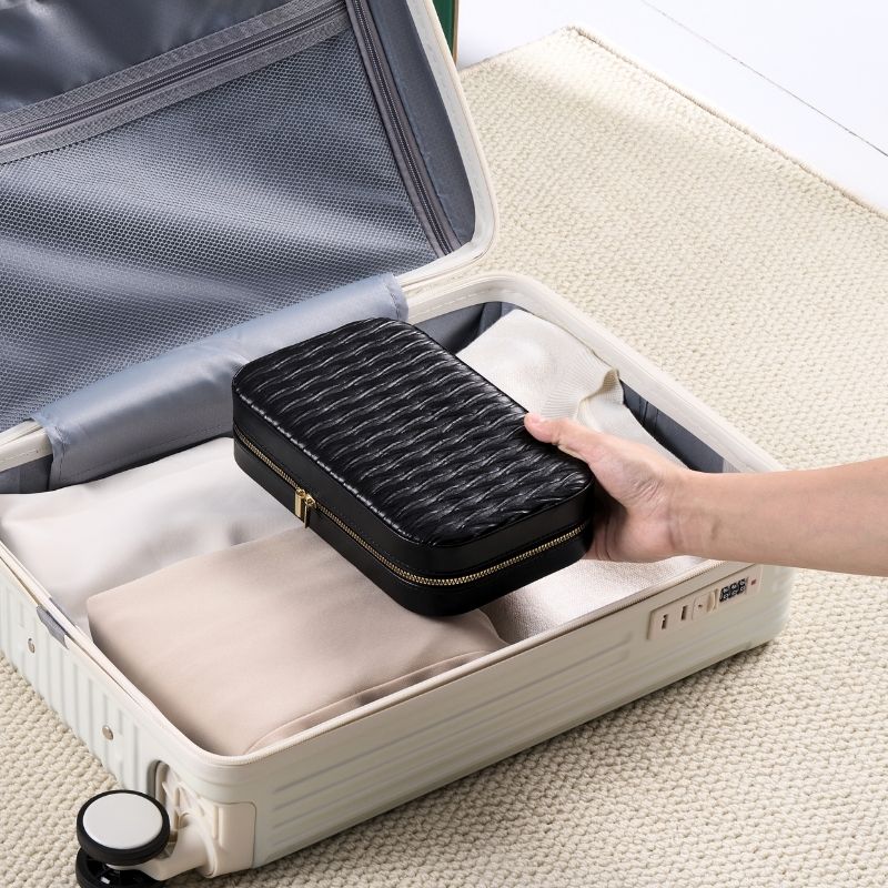Portable Travel Binder-Style Jewelry Case