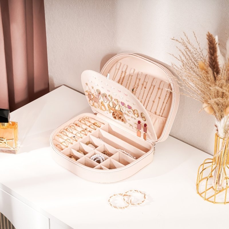 Small Seashell-shaped Travel Jewelry Box