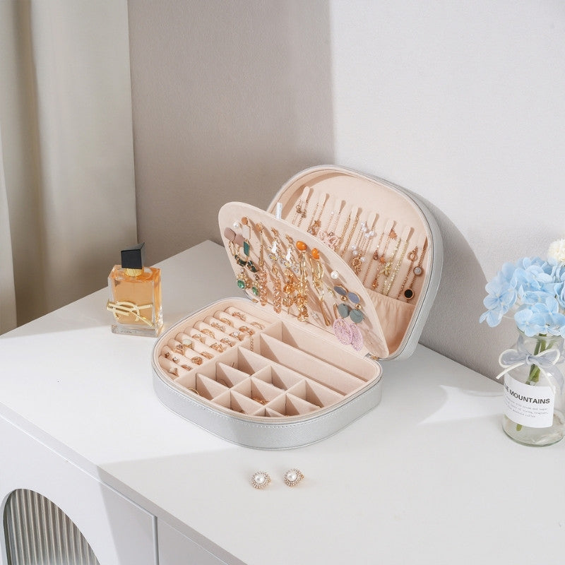 Small Seashell-shaped Travel Jewelry Box