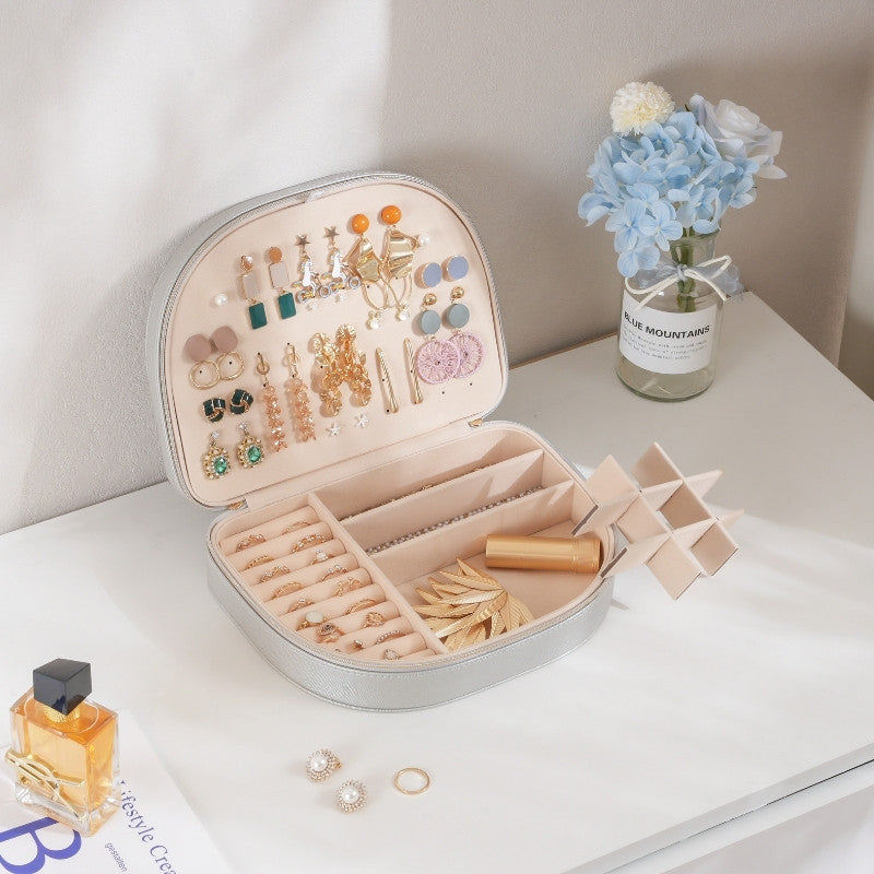 Small Seashell-shaped Travel Jewelry Box