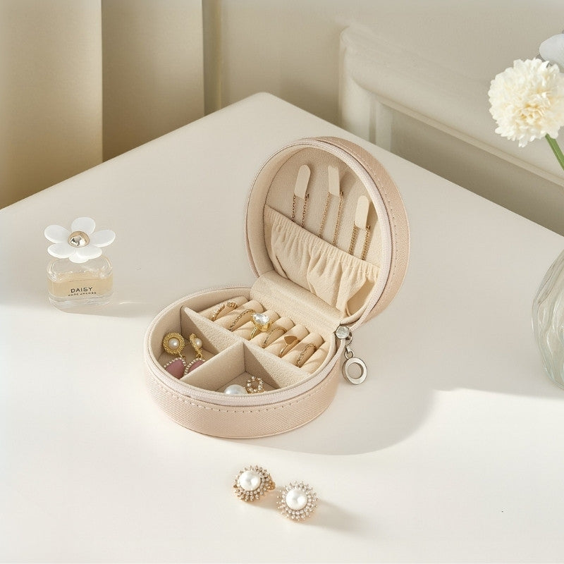 Small Seashell-shaped Travel Jewelry Box