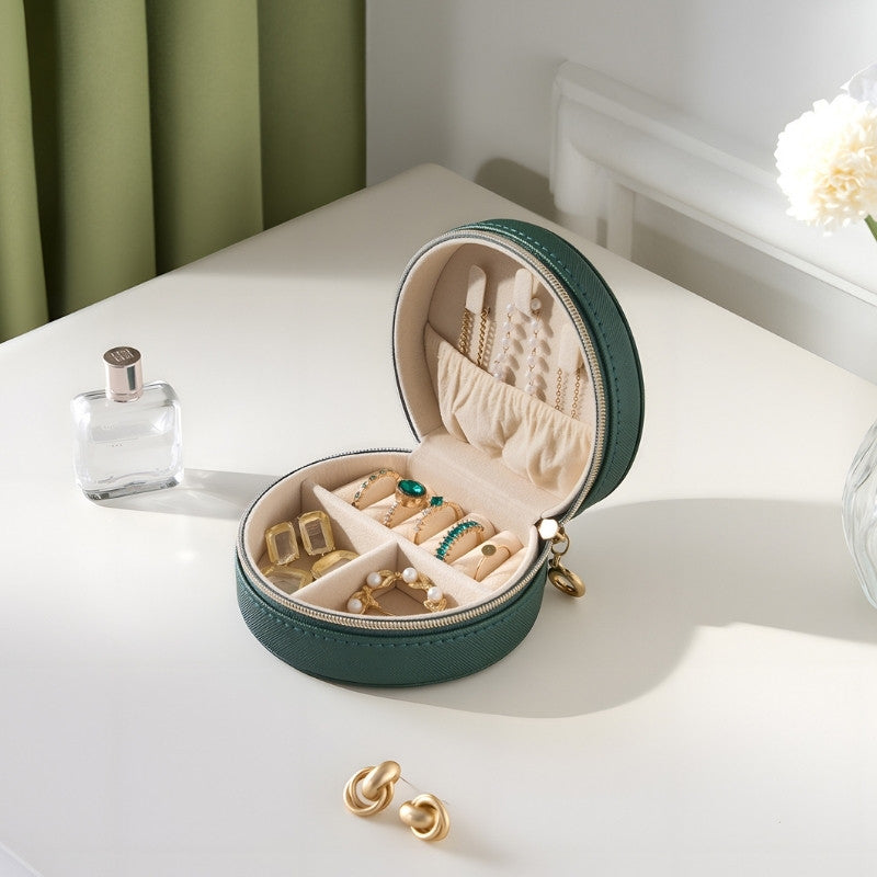Small Seashell-shaped Travel Jewelry Box