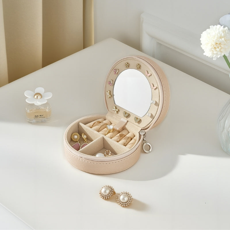 Small Seashell-shaped Travel Jewelry Box